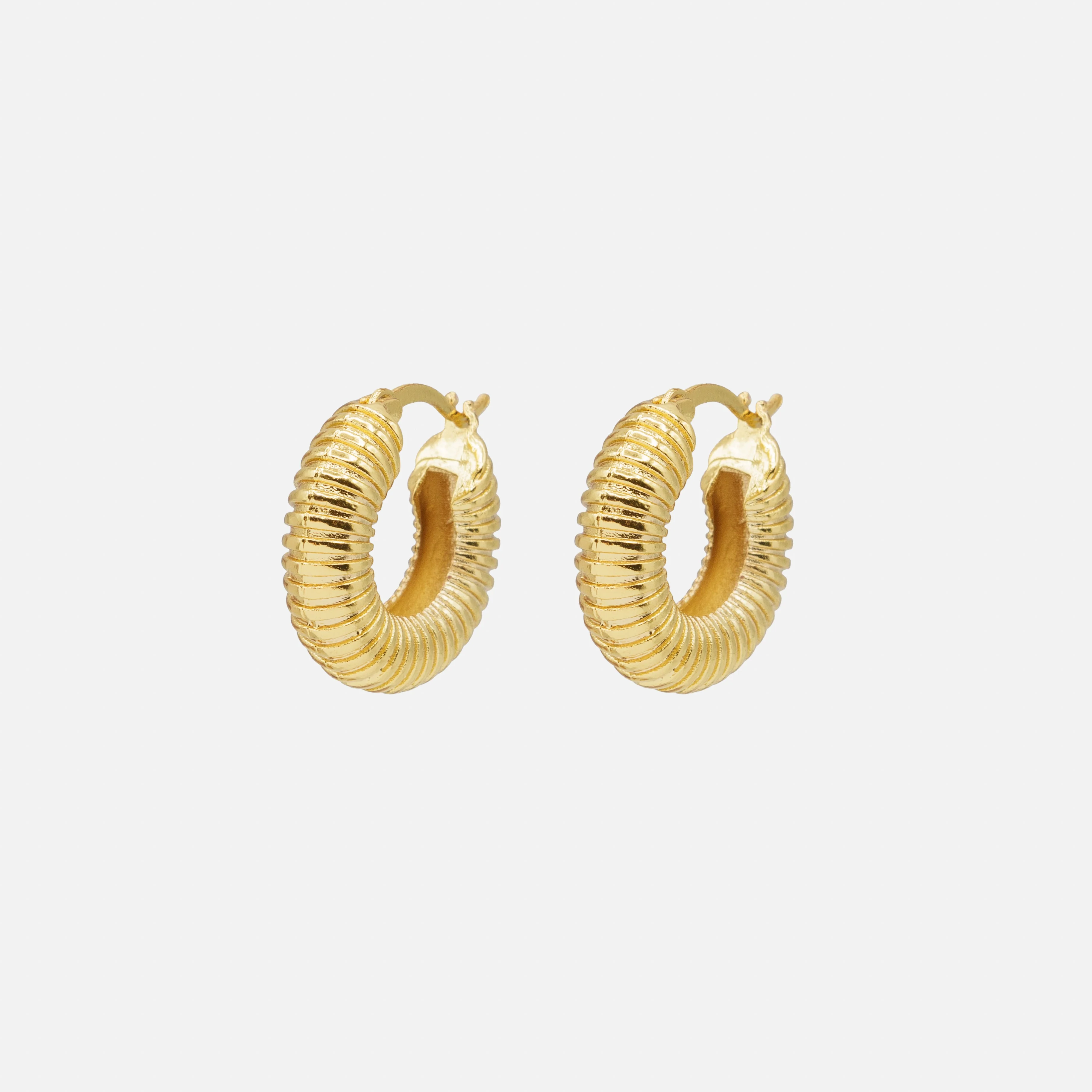 Boucles d'oreilles anneaux dorés à rainures