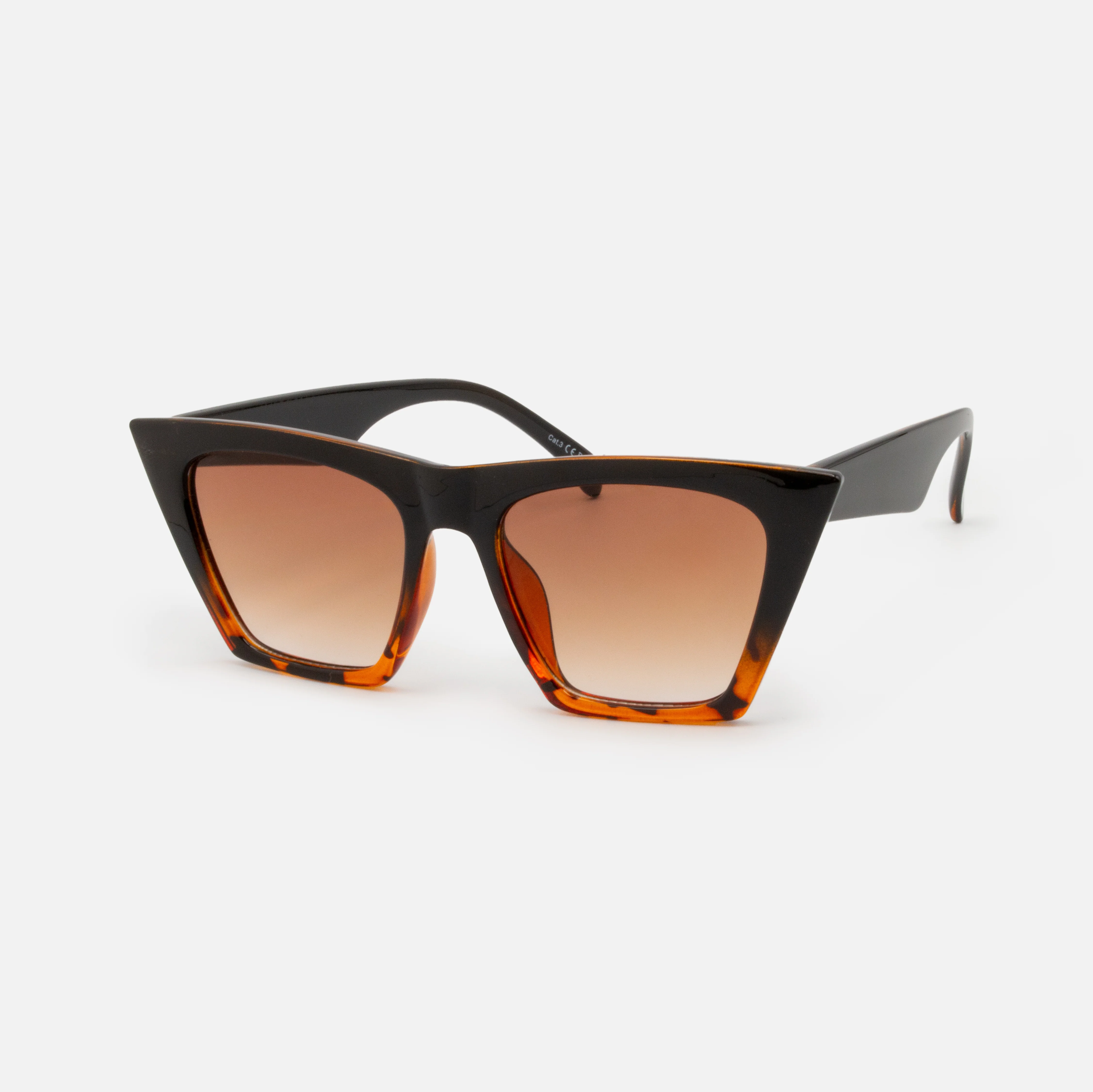 Lunettes de soleil oeil de chat angulaires dégradé de noir et tortoise