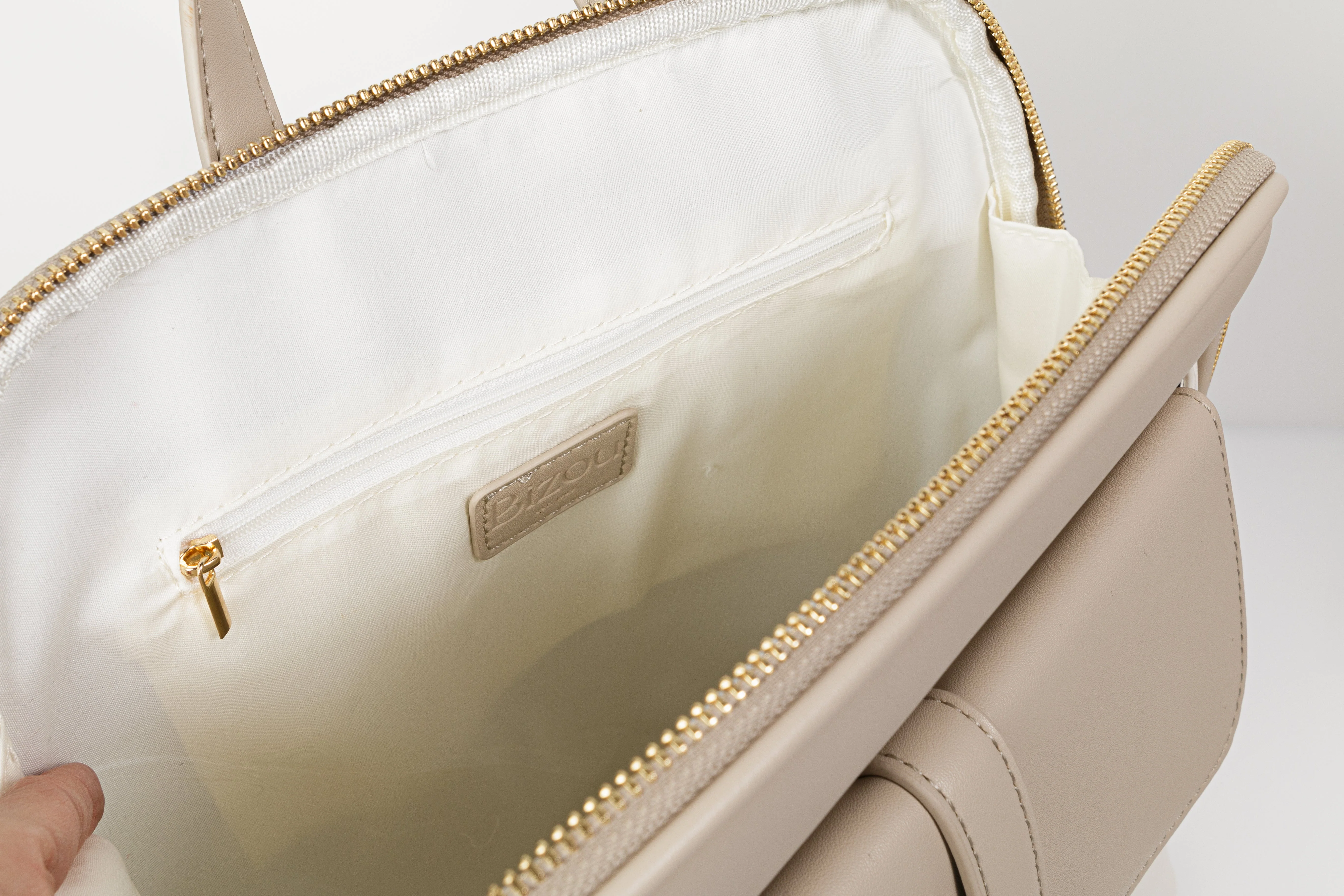 Sac à dos ivoire et beige en PU - Image 4
